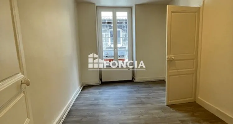 Pièces - Appartement avec Balcon dans le Centre Historique de Clermont-Ferrand