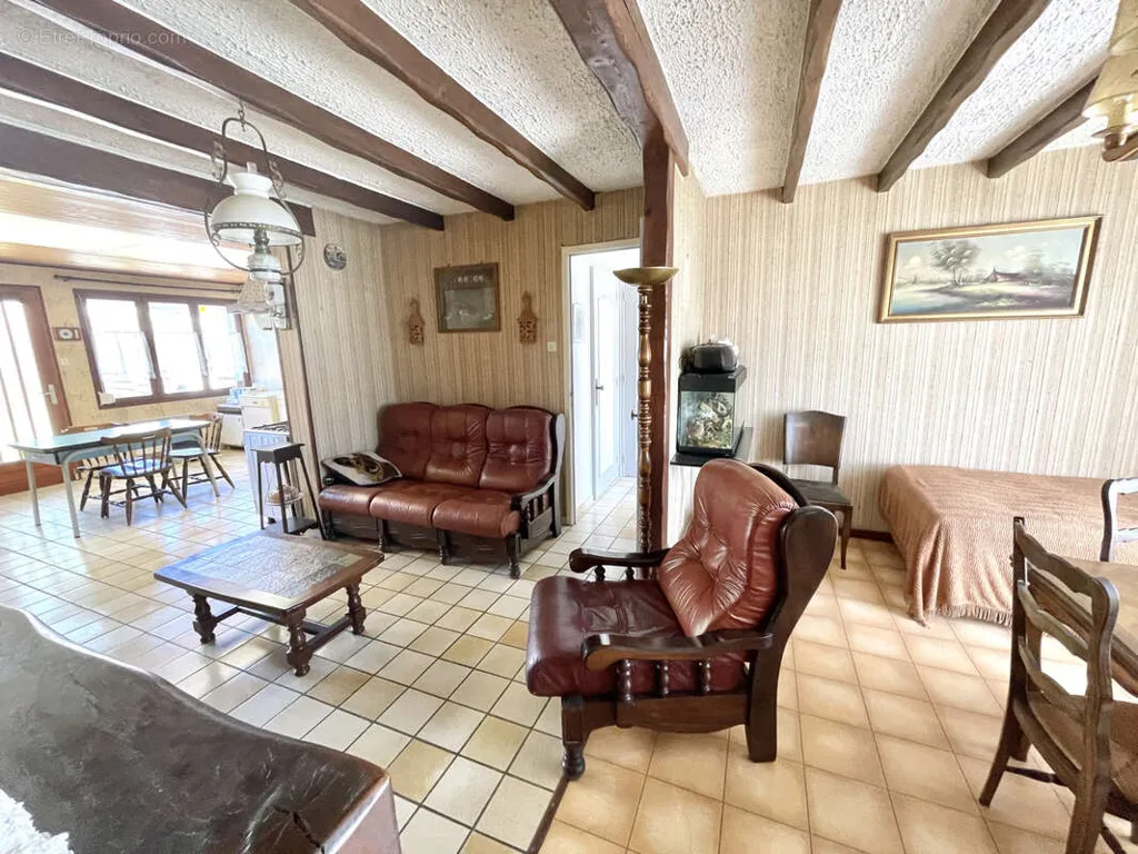 Séjour - Maison à Réinventer avec Accès Véhicules à Remicourt