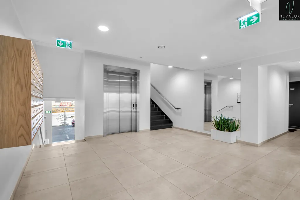 hallway_entrance