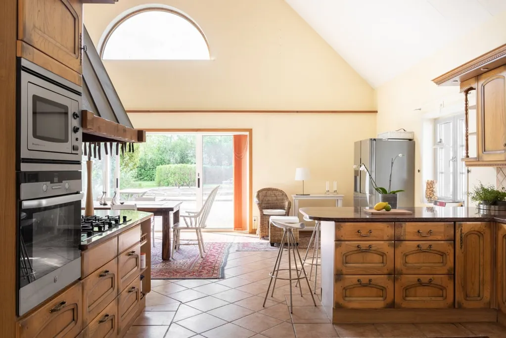 Cuisine - Equestrian Facility with Pool in Helsingborg