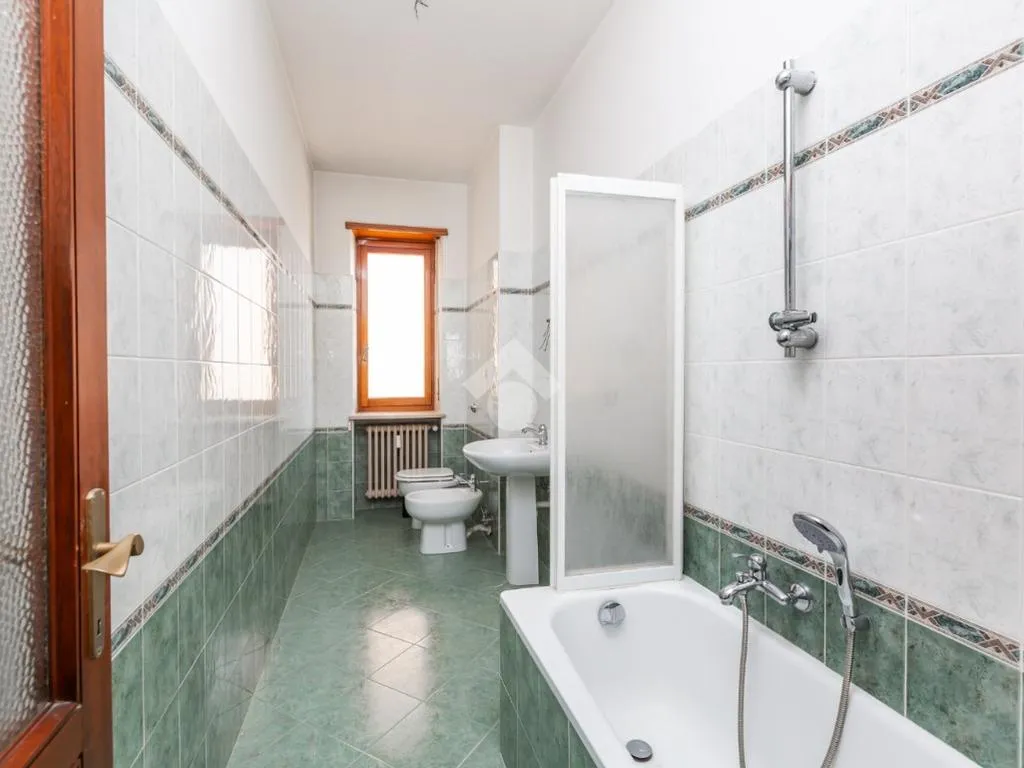 Bagni - Bright 3-Room Apartment with Balcony in Parella