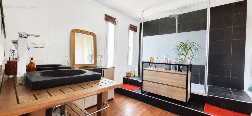 Salles de bain - Maison avec Terrasse sur Toit et Vue Mer au Grau d'Agde