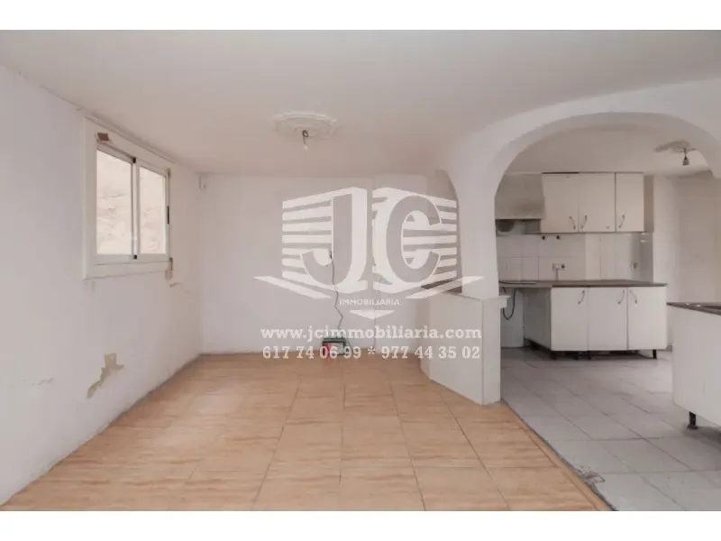Cuisine - Apartment with Balcony in Tortosa Centre