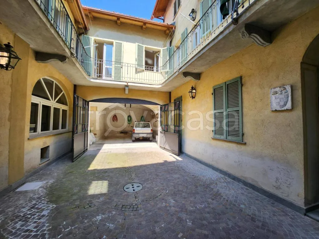 Jardin - Historic Palazzo with Courtyard in Fossano
