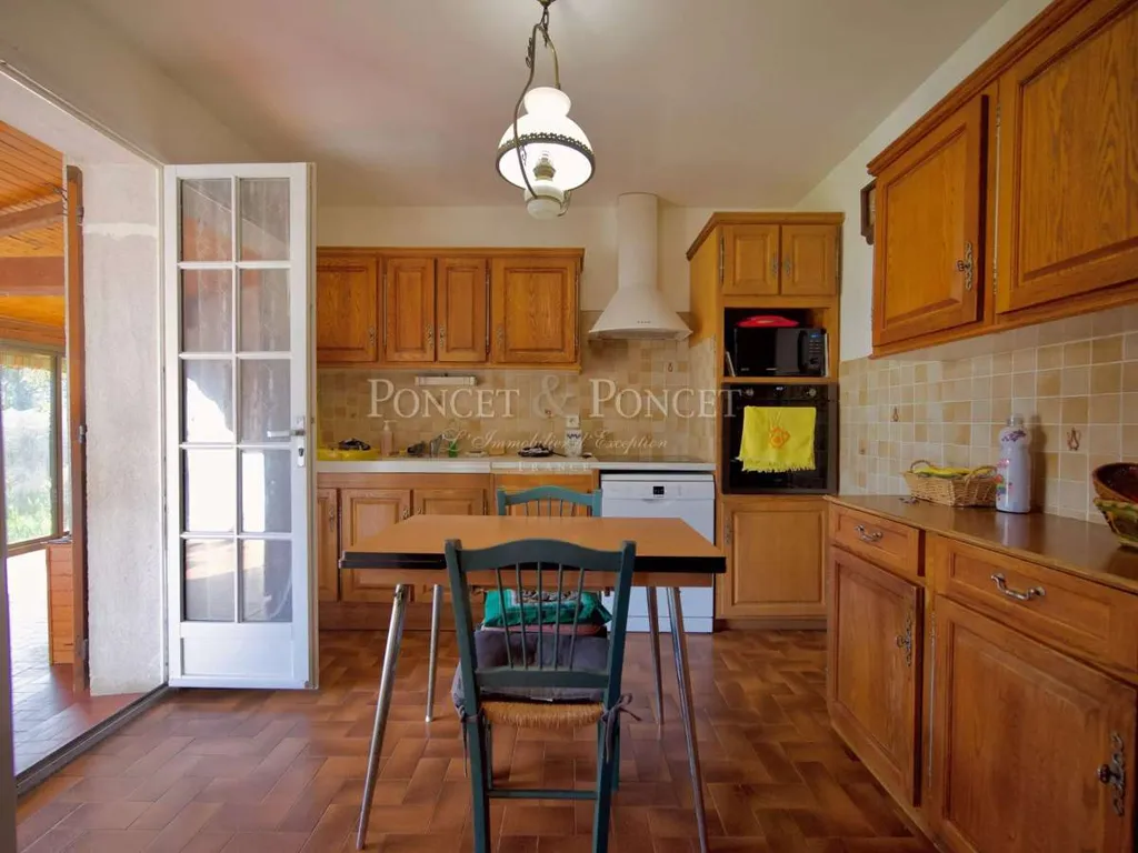 Cuisine - Maison de Luxe avec Piscine à Nîmes