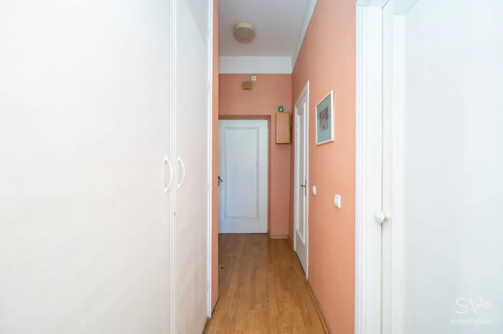 hallway_entrance