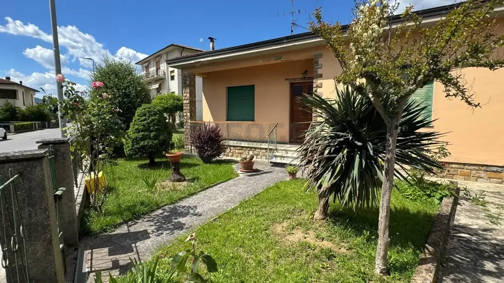 Aed - Independent House with Garden in Reggello