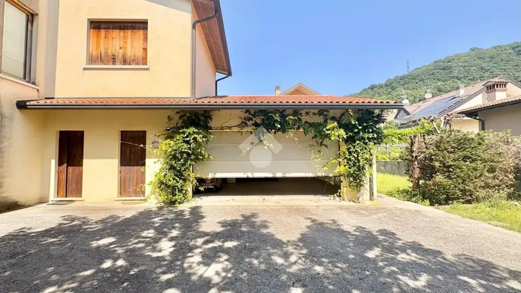 Välivaade - Villa with Pool Potential in Adro