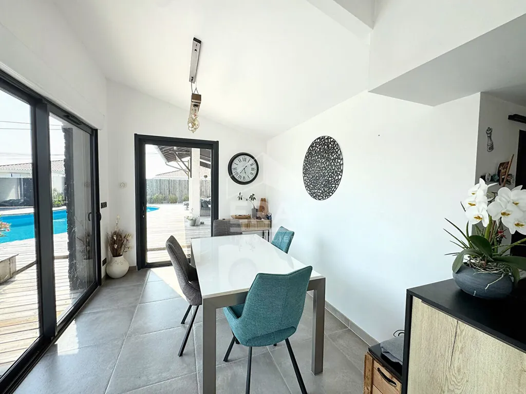 Salle à manger - Maison Rénovée avec Piscine à Gujan-Mestras