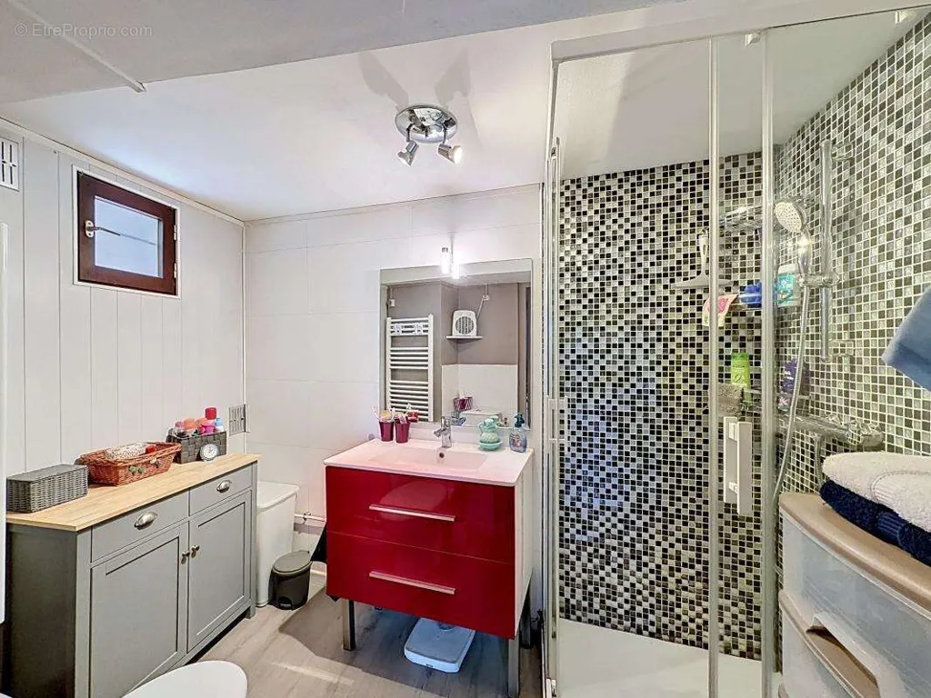 Vannitoad - Triplex with Courtyard in Grigny Centre