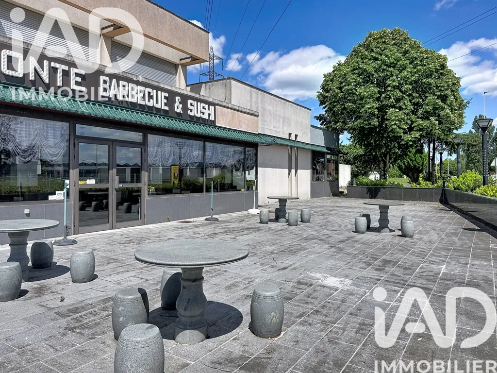 Terrass - Mixed-Use Property with Commercial Potential in Gien