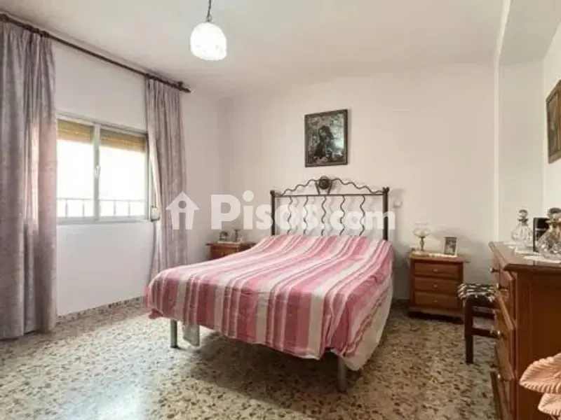 Chambres - Semi-detached House with Terrace in Loja