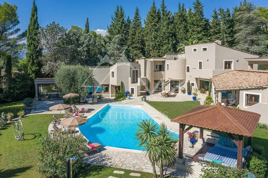 Vue aérienne - Villa Familiale avec Piscine à Mougins