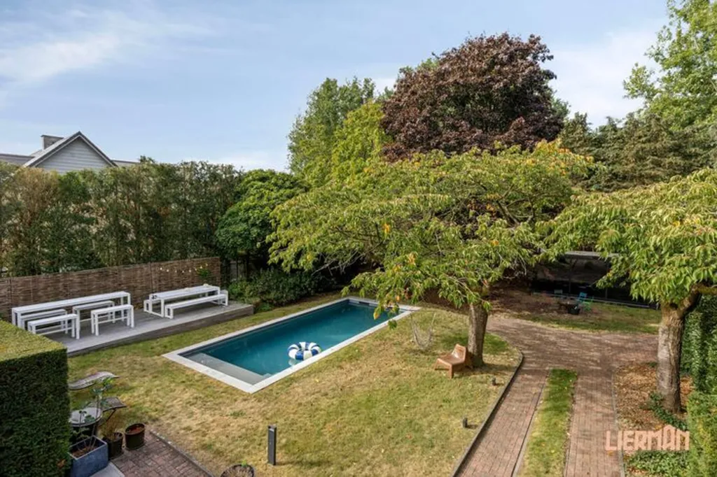 Piscina - Renovated House with Pool in Erembodegem