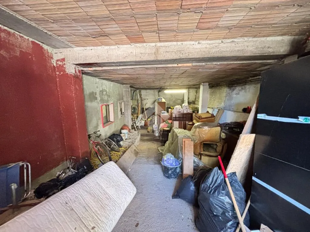 Garage - Independent House with Commercial Activity in Casnate Con Bernate