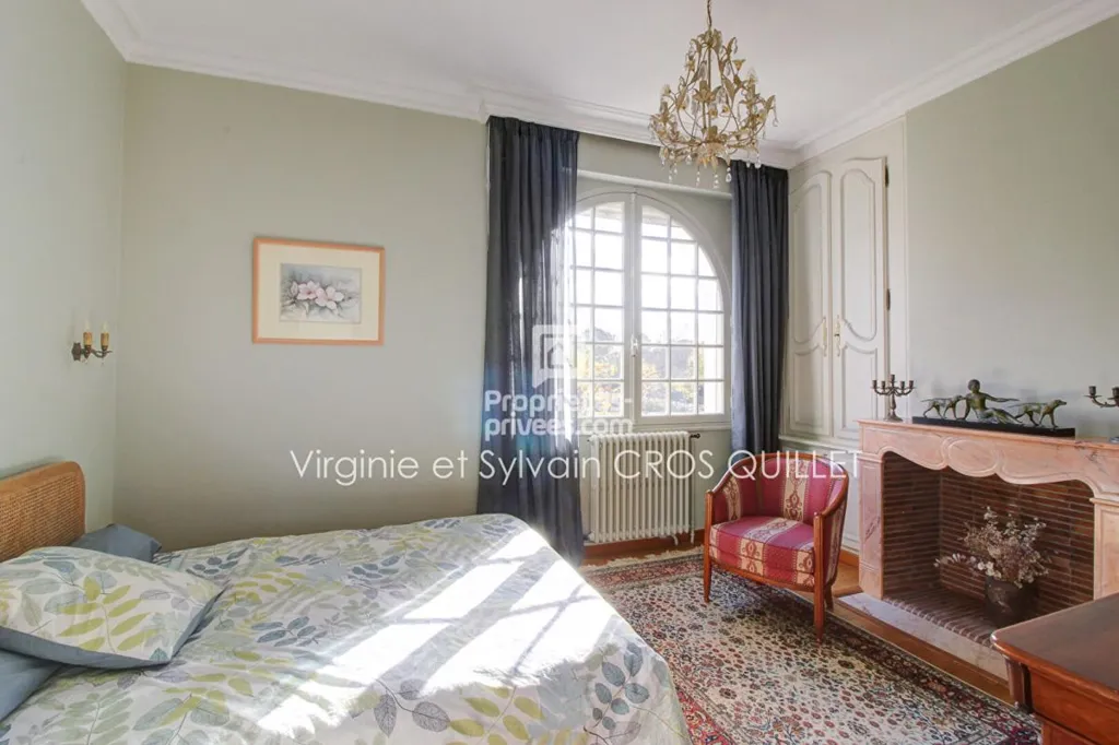 Chambres - Villa Classique avec 7 Chambres à Bourg Saint Bernard