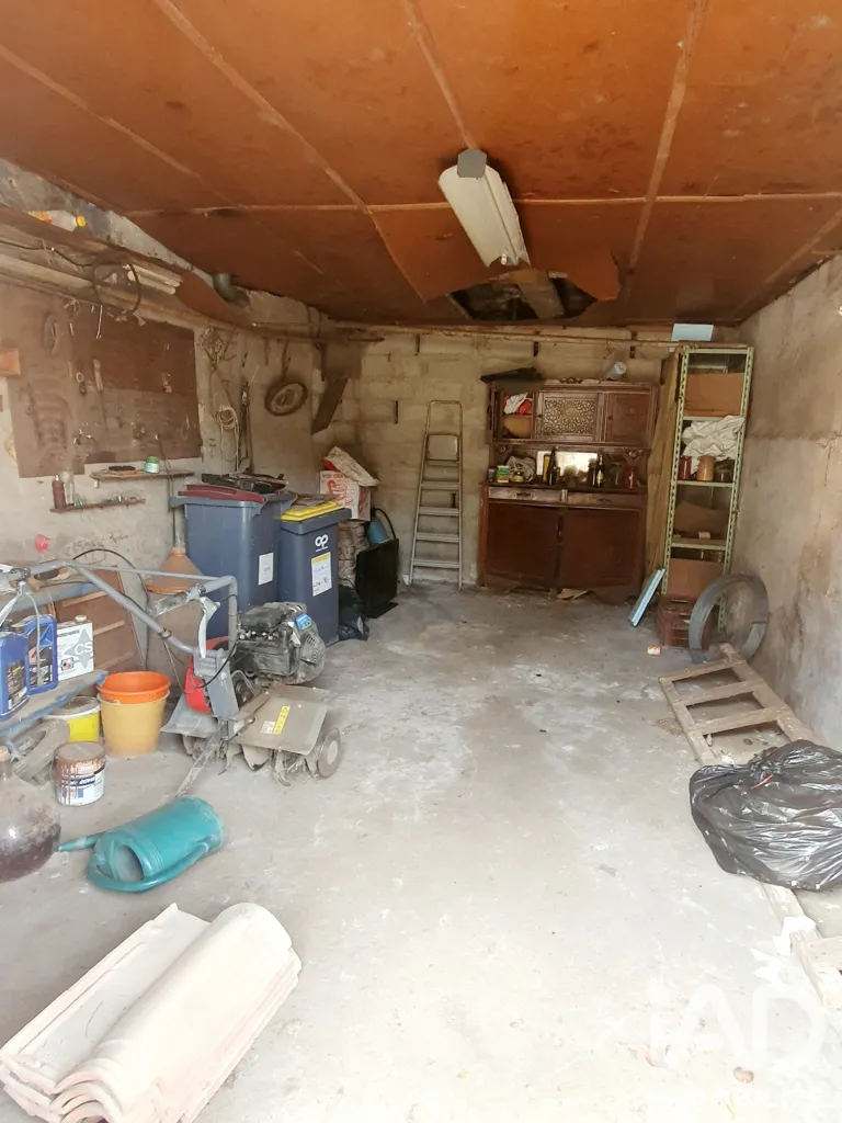 Garage - T4 Apartment with Potential in La Tour-sur-Orb