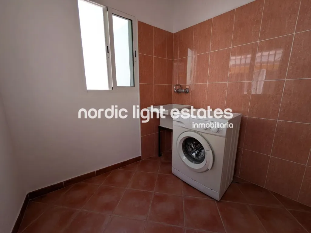 Pesuköök - Ground Floor Flat with Patio in Nerja Centre