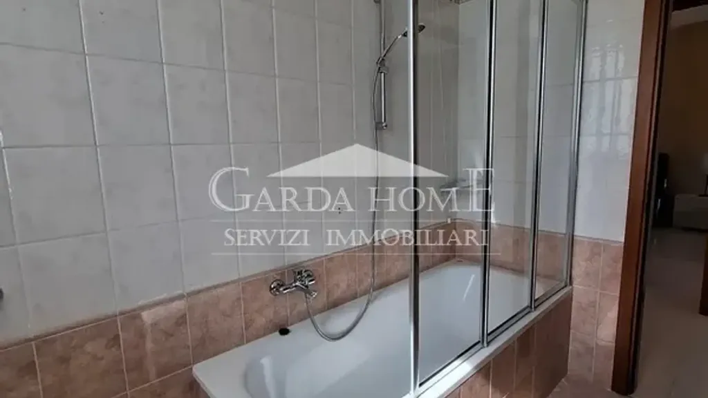 Vannitoad - Bright Trilocale with Balcony in Lonato