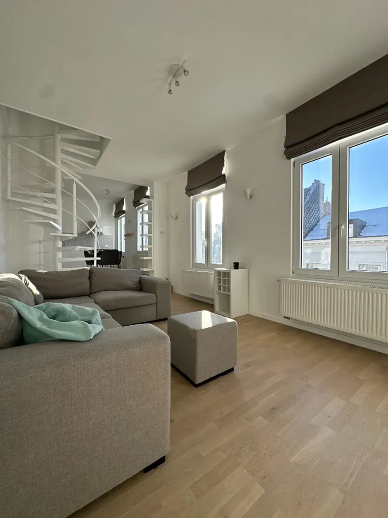 Séjour - Duplex Solaire avec Vue Panoramique à Anvers