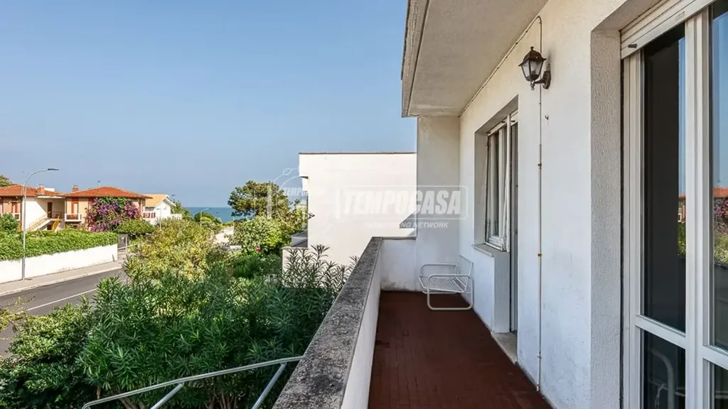 Rõdu - Sea View Apartment with Terraces in Marcelli