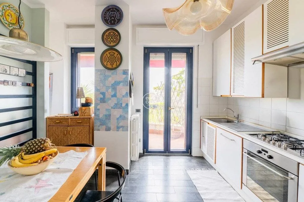 Kitchen - Luxury Penthouse with Pool in Cassina de' Pecchi