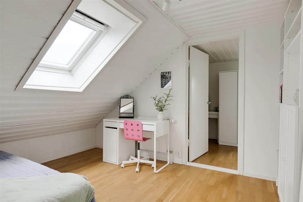Bedrooms - Modernised Villa with Guesthouse in Malmö
