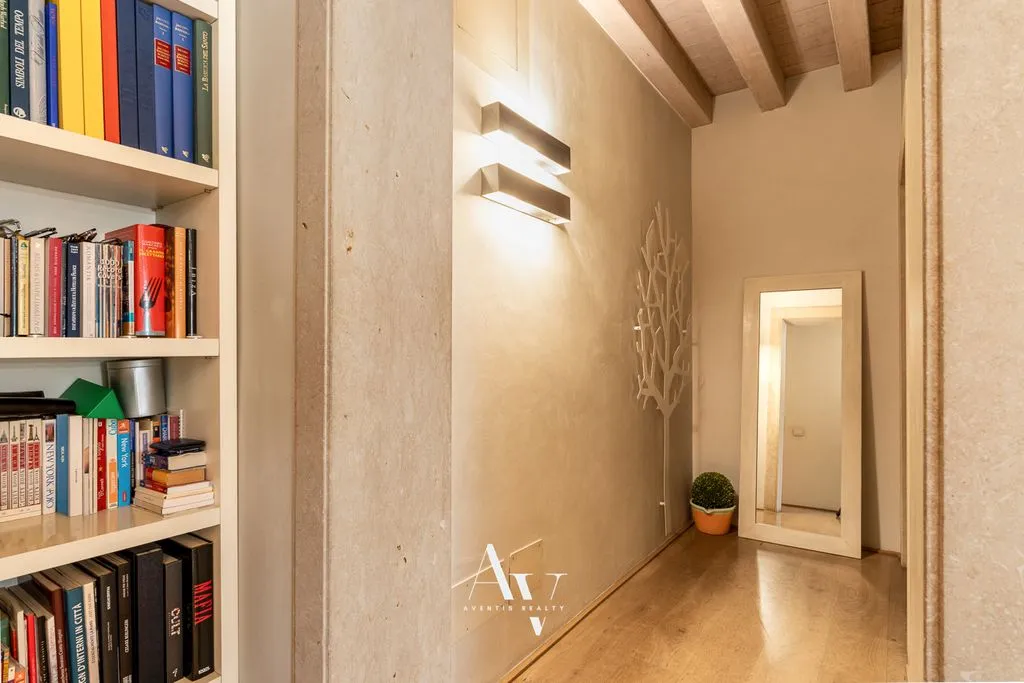 Entrée - Luxury Design Apartment in Padua's Historic Centre