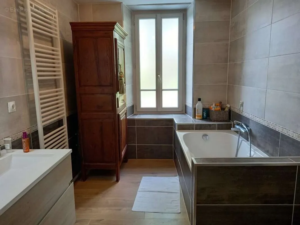 Maison 8 pièces à Rots
