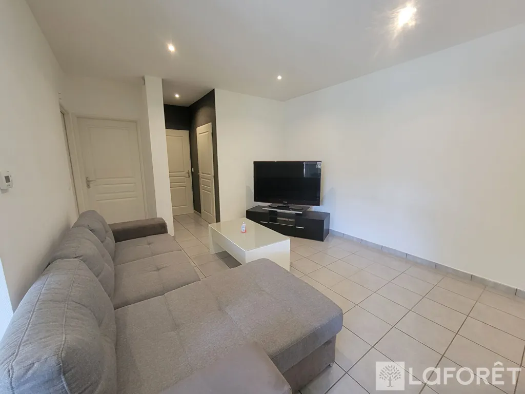 Séjour - Appartement 3 Pièces avec Terrasse et Parking à Audincourt