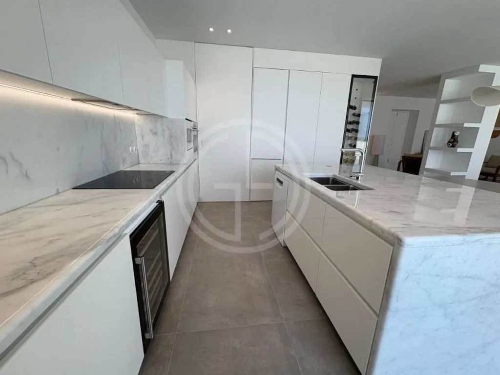 Cuisine - Seafront Villa with Pool in Albufeira