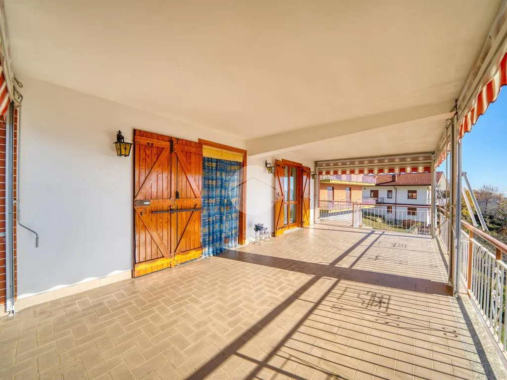 Terrass - Rustic Villa with Panoramic View in Valgioie