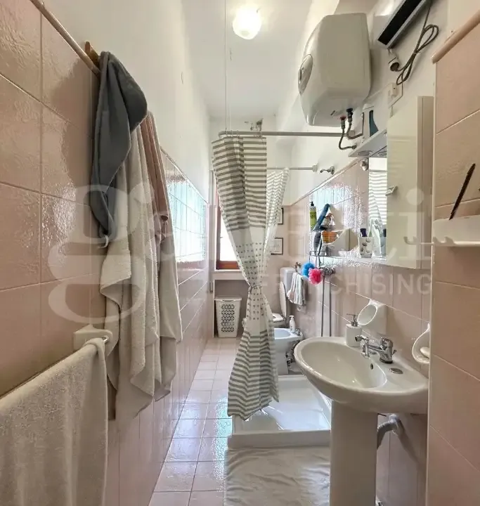 Vannitoad - Spacious Flat with Double Balcony in Avola
