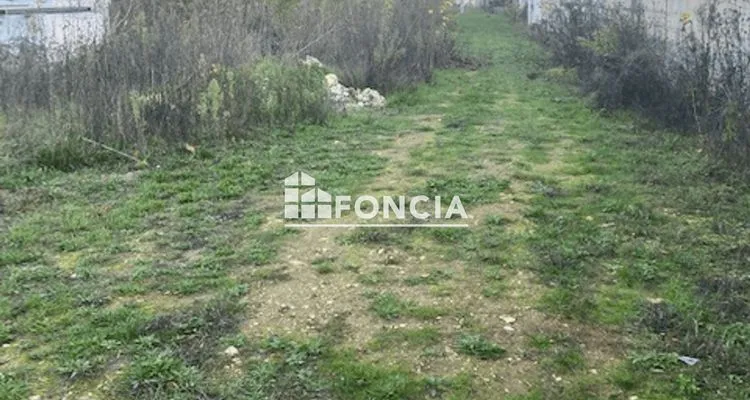 Aed - Buildable Plot with Dual Housing Potential in Morigny-Champigny