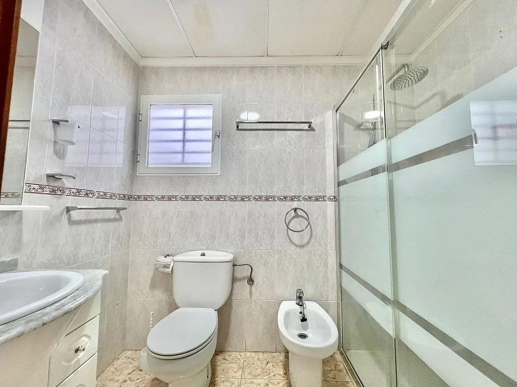 Vannitoad - Apartment with Balcony and Garage in Torrevieja