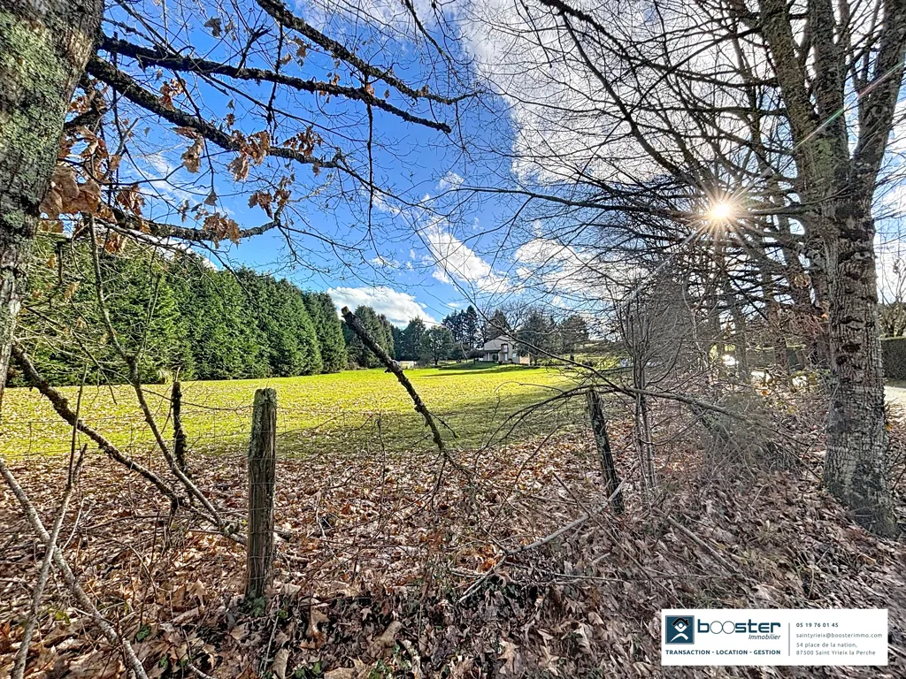 Aed - Buildable Plot in Quiet Saint-Yrieix-la-Perche