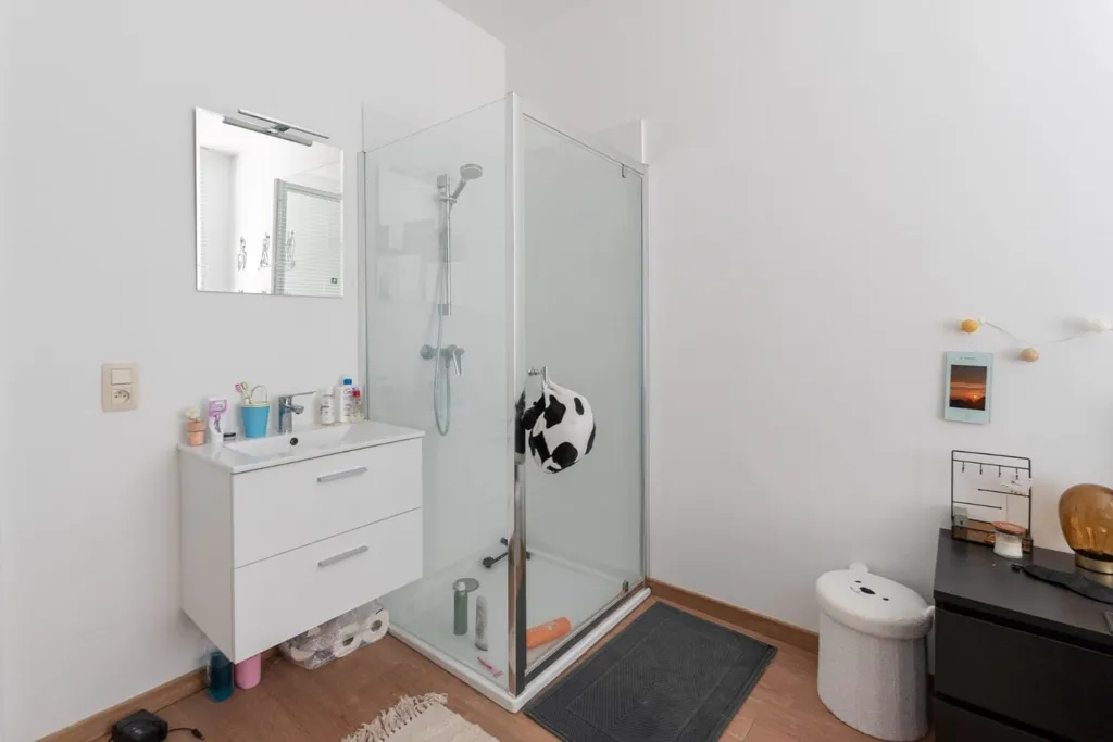 Vannitoad - Modern Student Apartment with Terrace in Antwerp