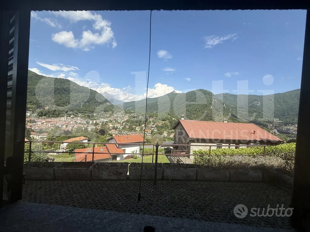 Terrass - Villa with Panoramic View in Asso