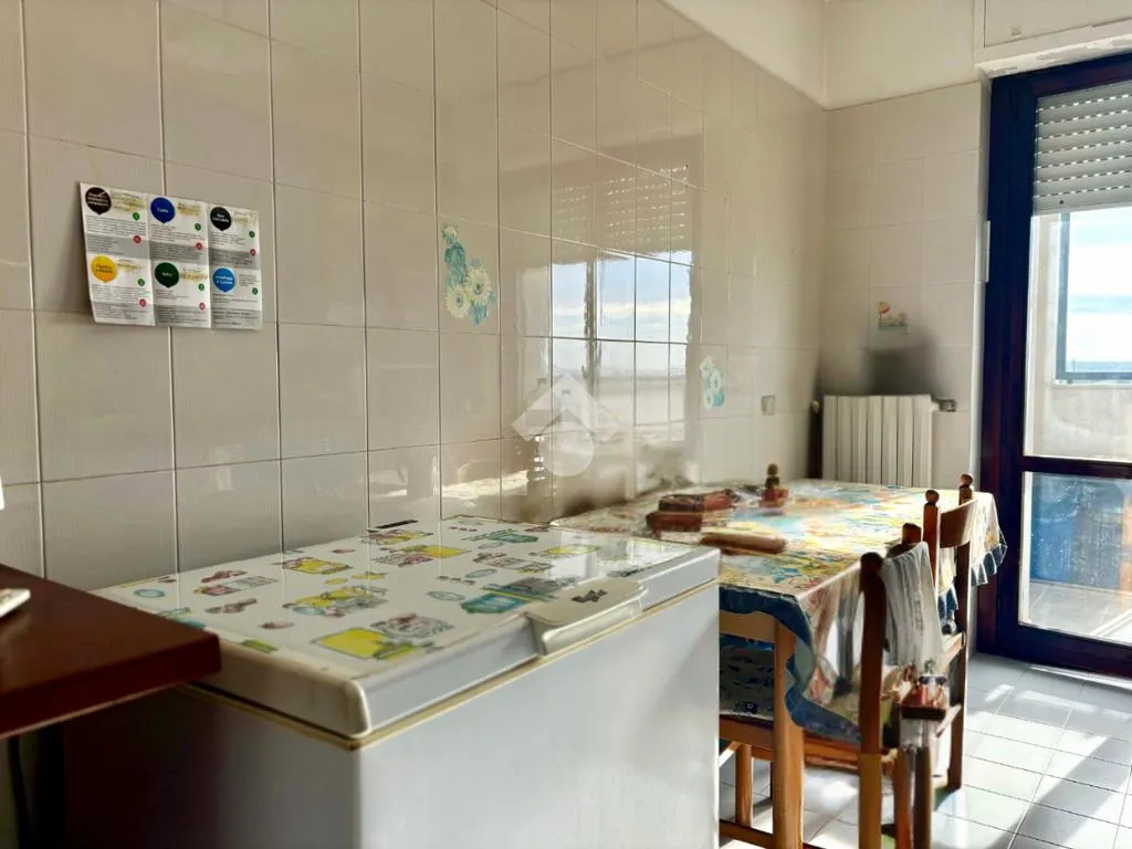 Cuisine - Top-Floor Apartment with Balcony in Loseto