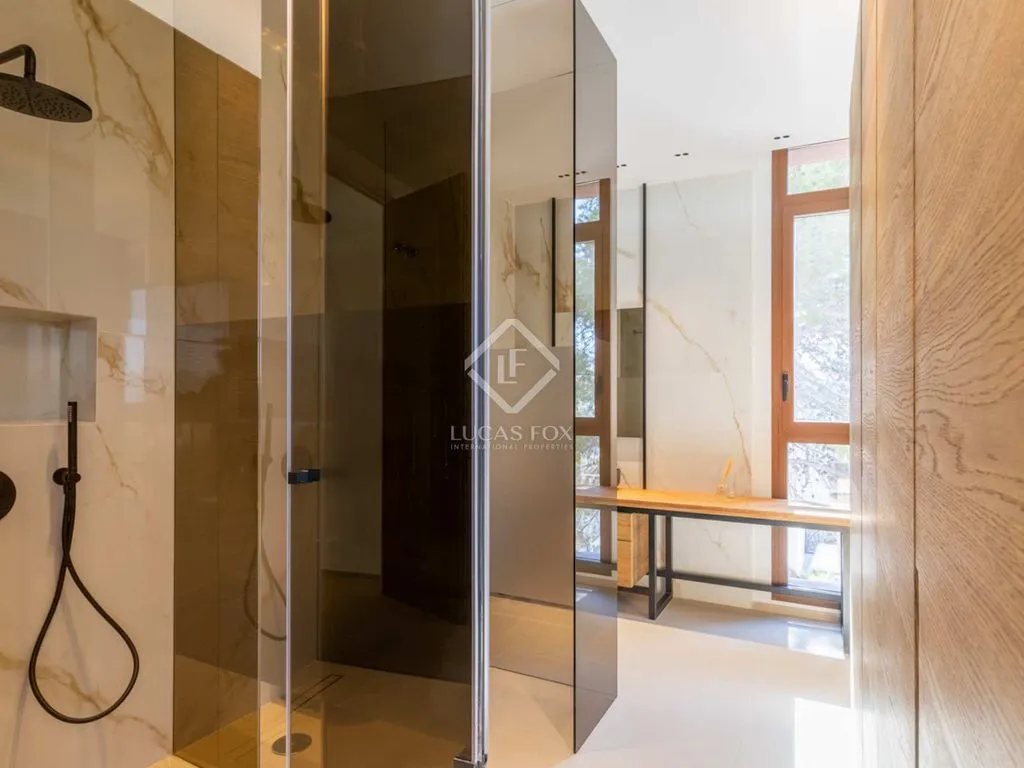 Bathrooms - Luxury Villa with Sea View in La Nucía