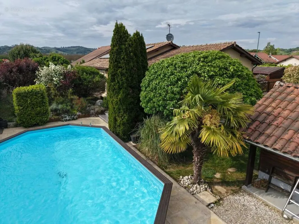 Vue aérienne - Maison de Plain Pieds avec Piscine à St Marcellin
