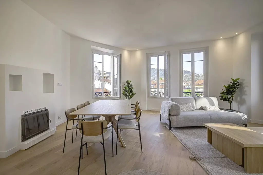 Living Room - Renovated 5-Piece Apartment with View in Nice