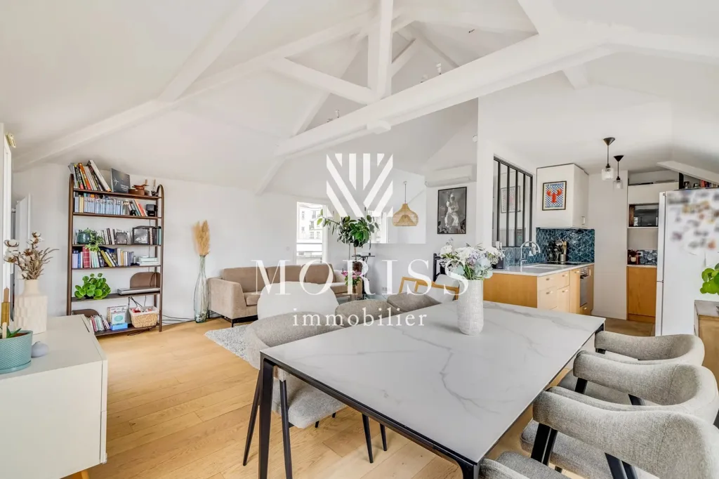Söögituba - Duplex with Cathedral Ceiling and Eiffel View in Saint-Ouen