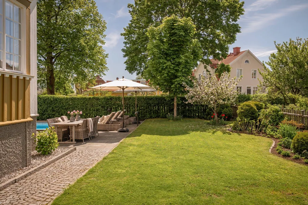 Jardin - Characterful Villa with Pool in Klara, Karlstad