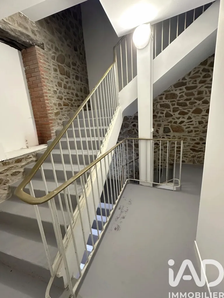 Rooms - Refurbished 4-Piece Apartment in City Centre