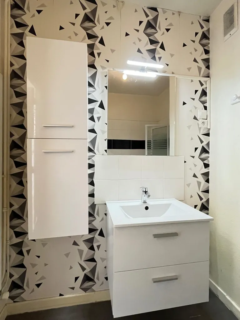 Vannitoad - Secure Apartment with Private Garage near Le Mans Centre