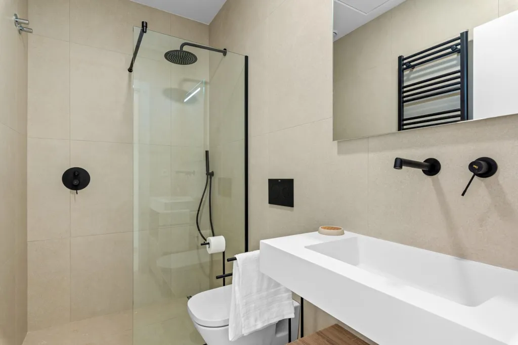 Vannitoad - Newly Built Villa with Pool in Los Alcázares