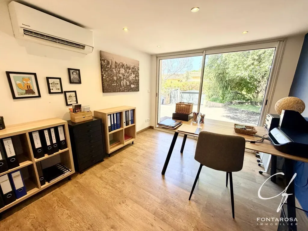 Bureau - Villa Luxueuse avec Piscine à Puget-sur-Argens