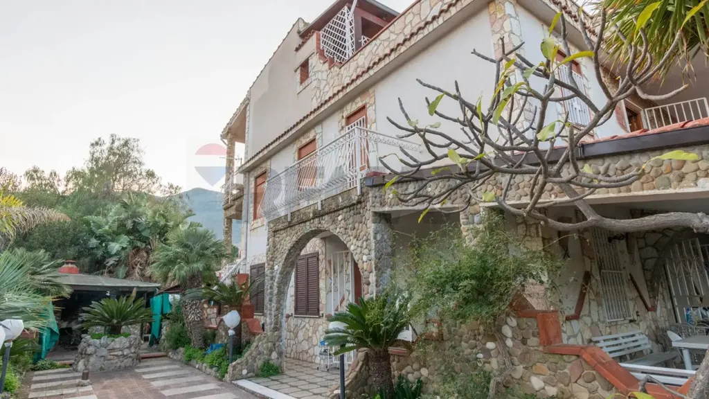 Extérieur - Villa with Garden and Terrace in Carini