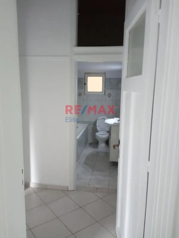 Vannitoad - Apartment with Garden in Kallithea, Athens